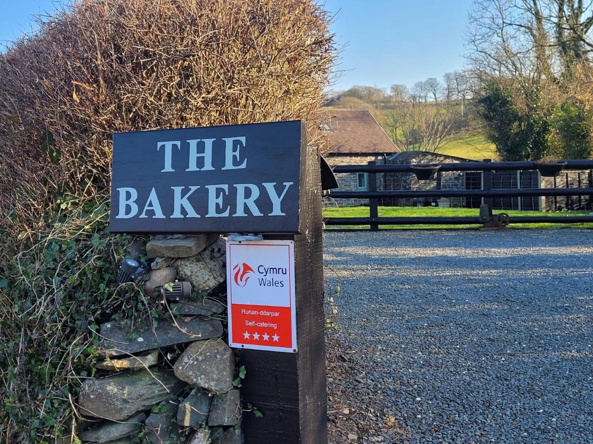Villa The Bakery Llanddeiniol Esterno foto