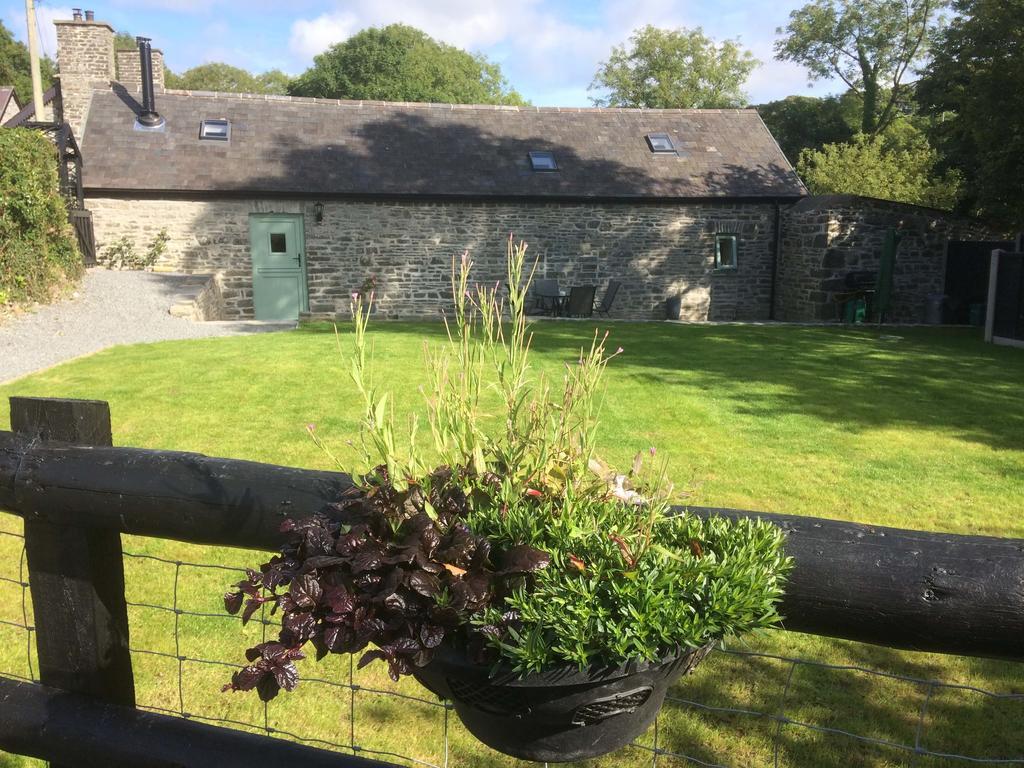 Villa The Bakery Llanddeiniol Esterno foto